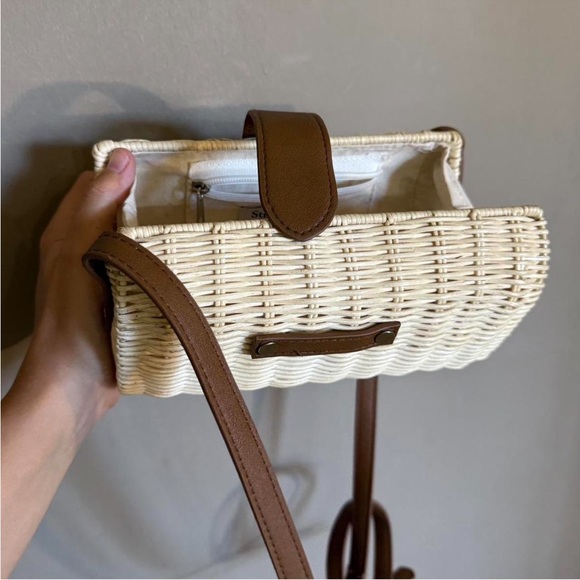 Straw Studios Handbags - Straw Studios Crossbody Bag